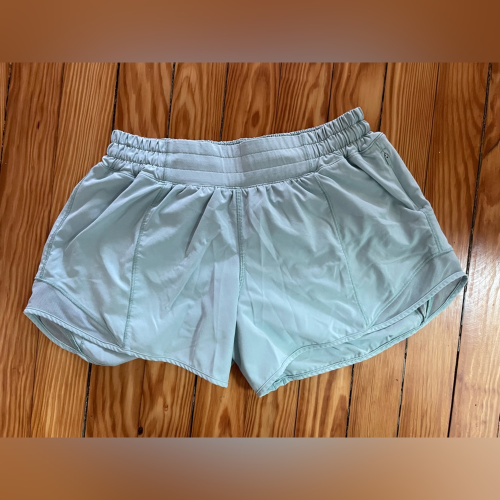 Lululemon Low-Rise Hotty Hot Shorts 4”